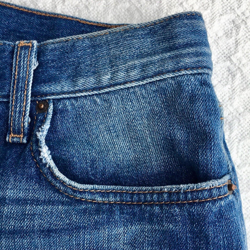 JOE’S DENIM JEAN SHORTS SLIGHTLY DISTRESSED - Picture 4 of 15